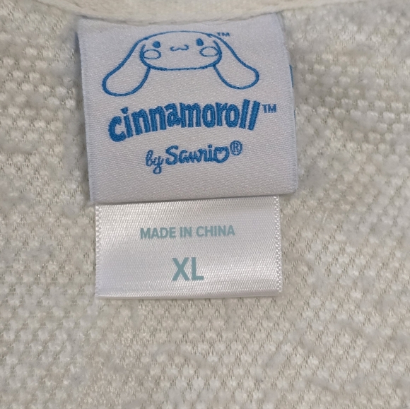 Sanrio Cinnamoroll Star Sherpa Romper Junior Size XL - Picture 10 of 14